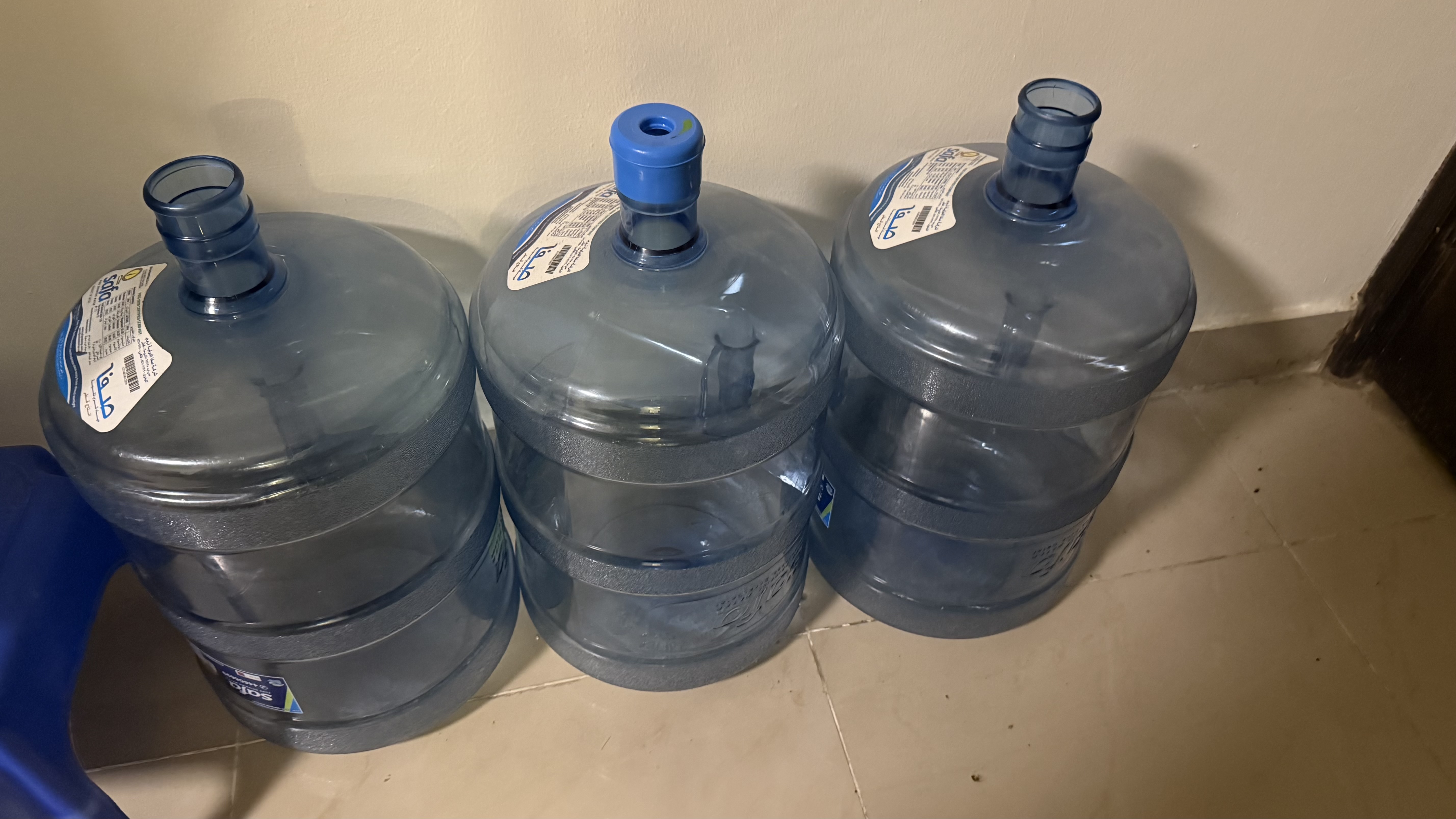 Safa empty water cans - Image 2