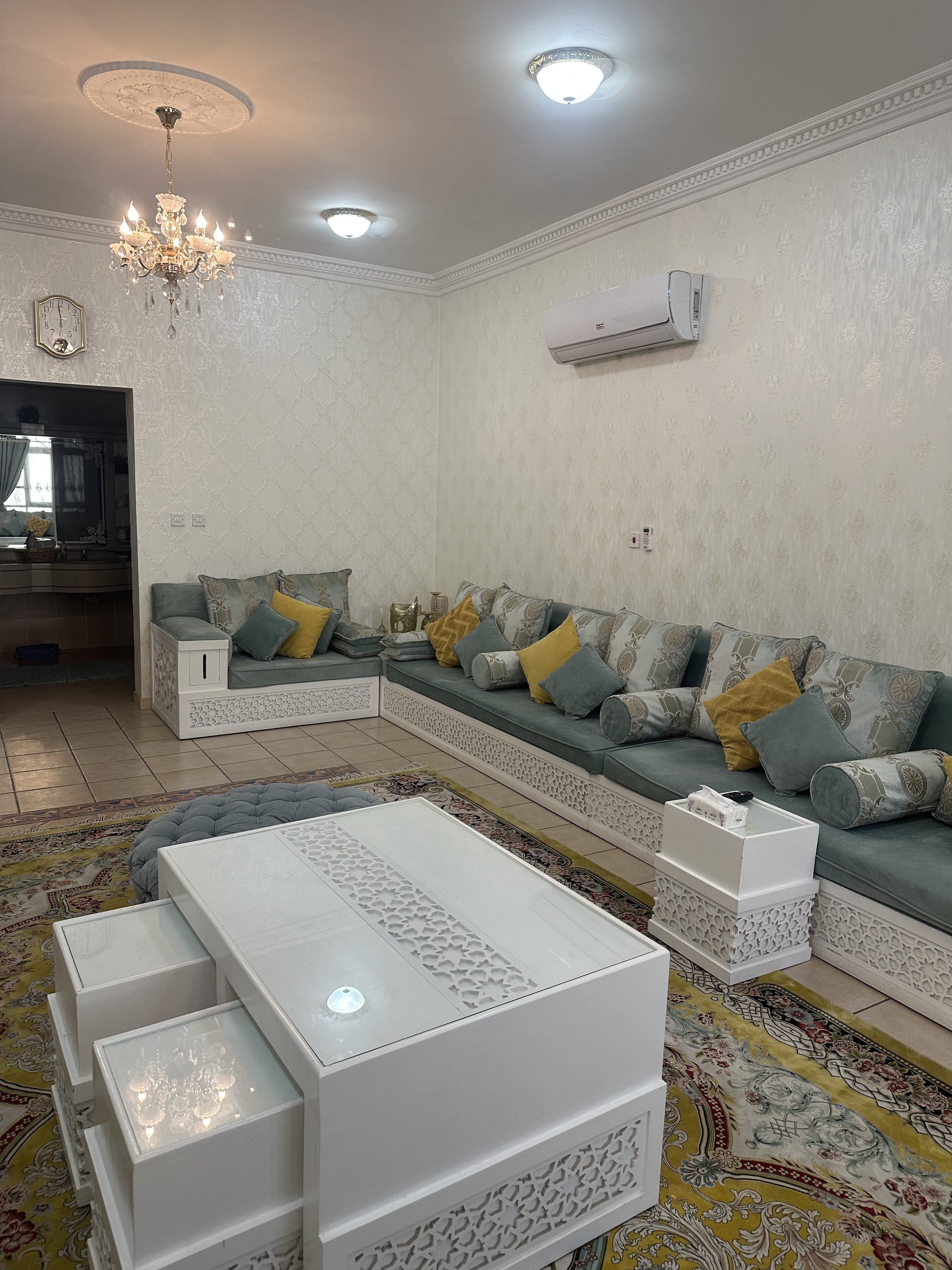 For Sale – Elegant Majlis Set turquoise? - Image 2