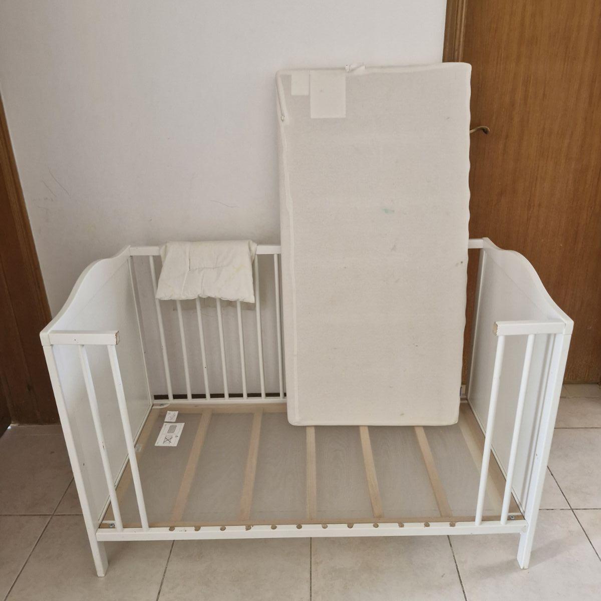 Free Ikea Kids Cradle with bed and pillow - Image 2