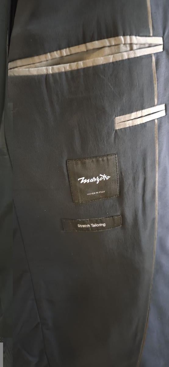 Boss Suits (Tailored) in impeccable condition for sale - Image 7