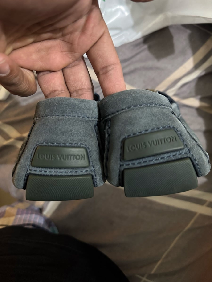 LV Original shoes size 44 - Image 2