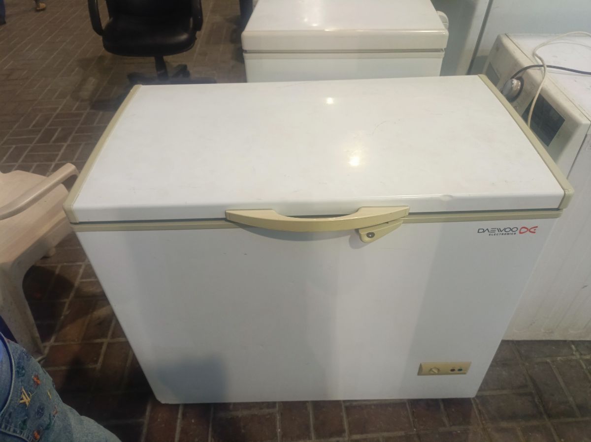 Daewoo deep freezer - Image 1
