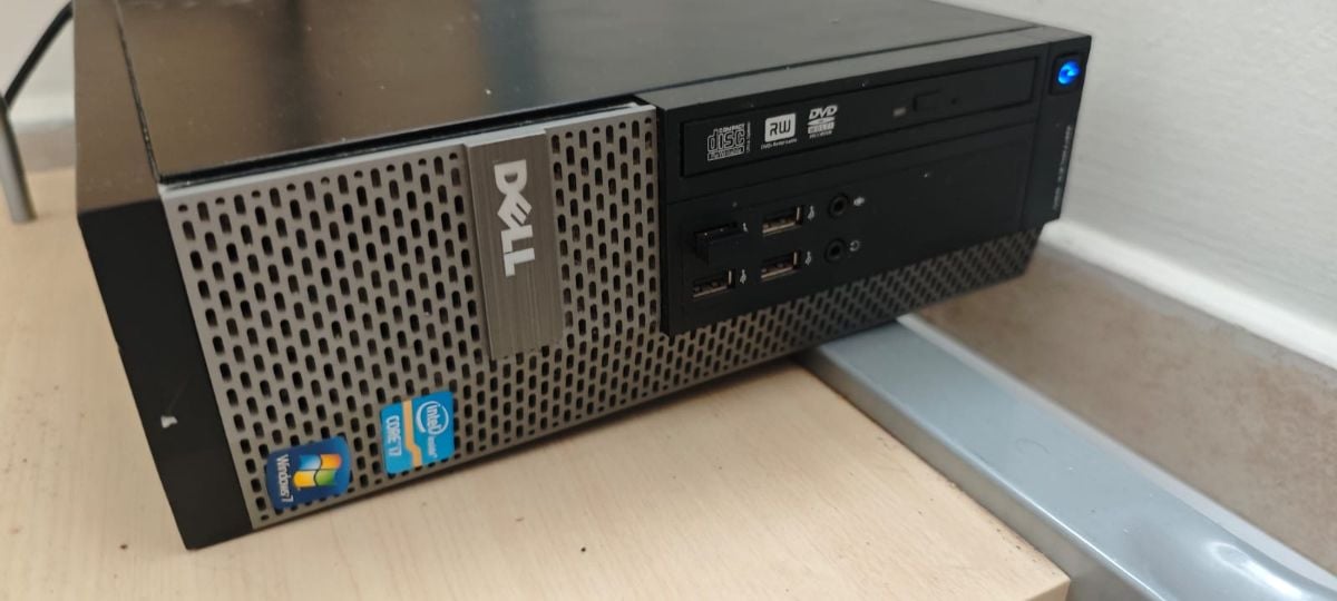 *REDUCED* Desktop PC and screen for sale. i7 3.4ghz, 500gb HDD + 240gb SSD. 8GB DDR3 RAM. - Image 1