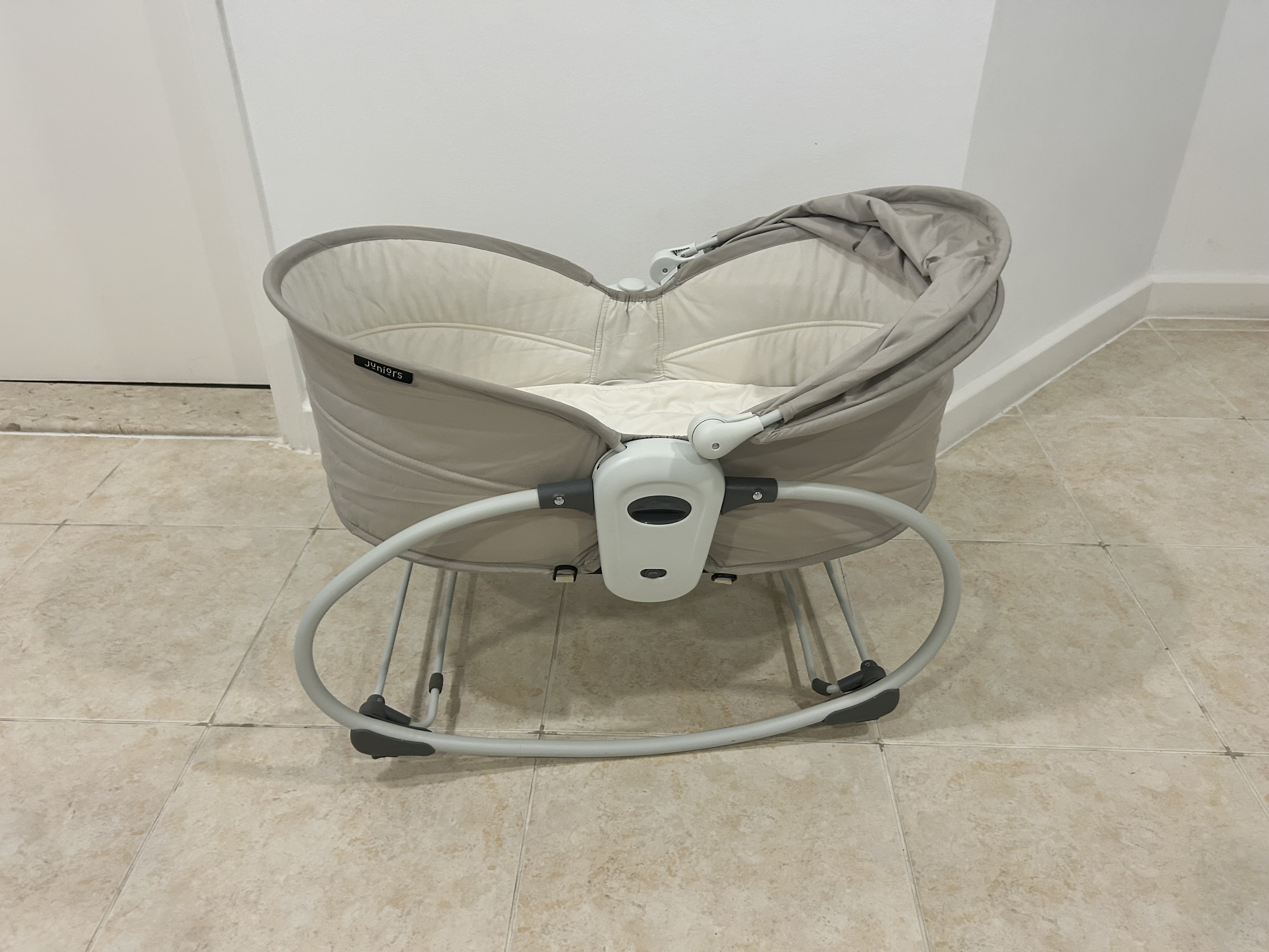 Juniors baby rocker - Image 4