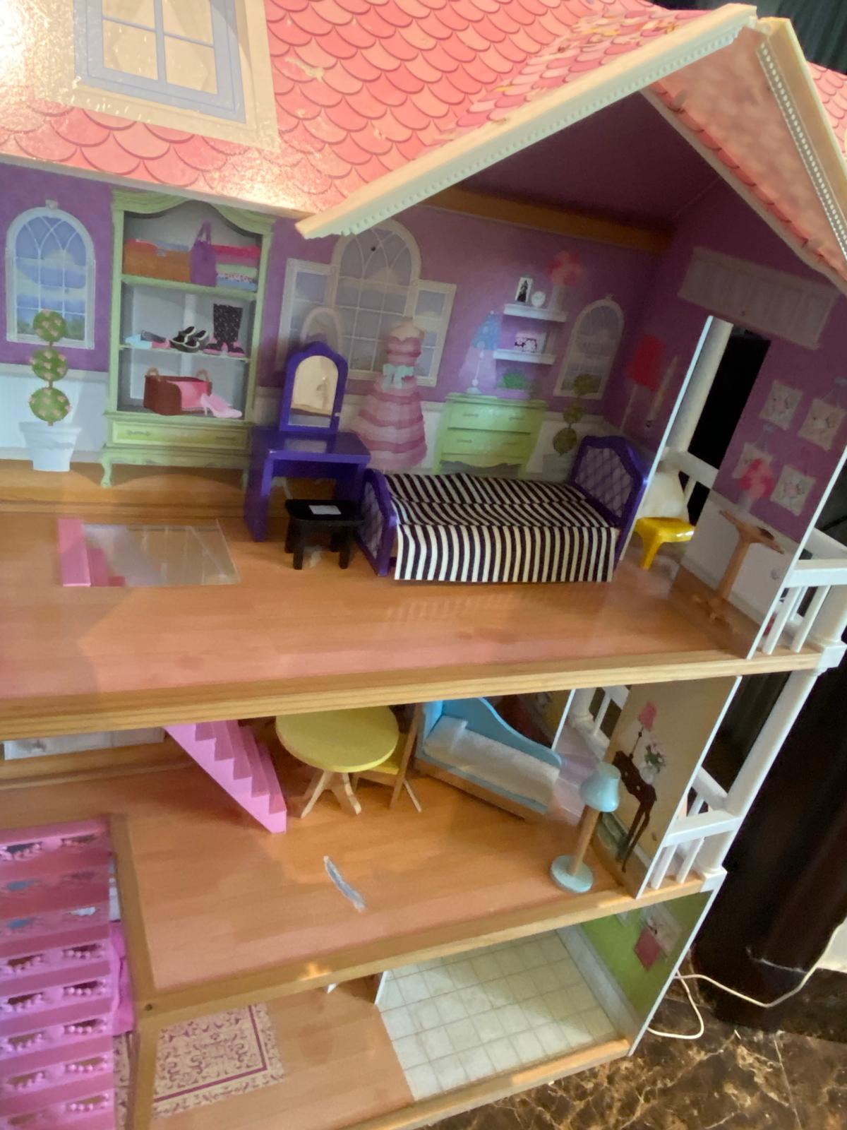 Doll house - Image 2
