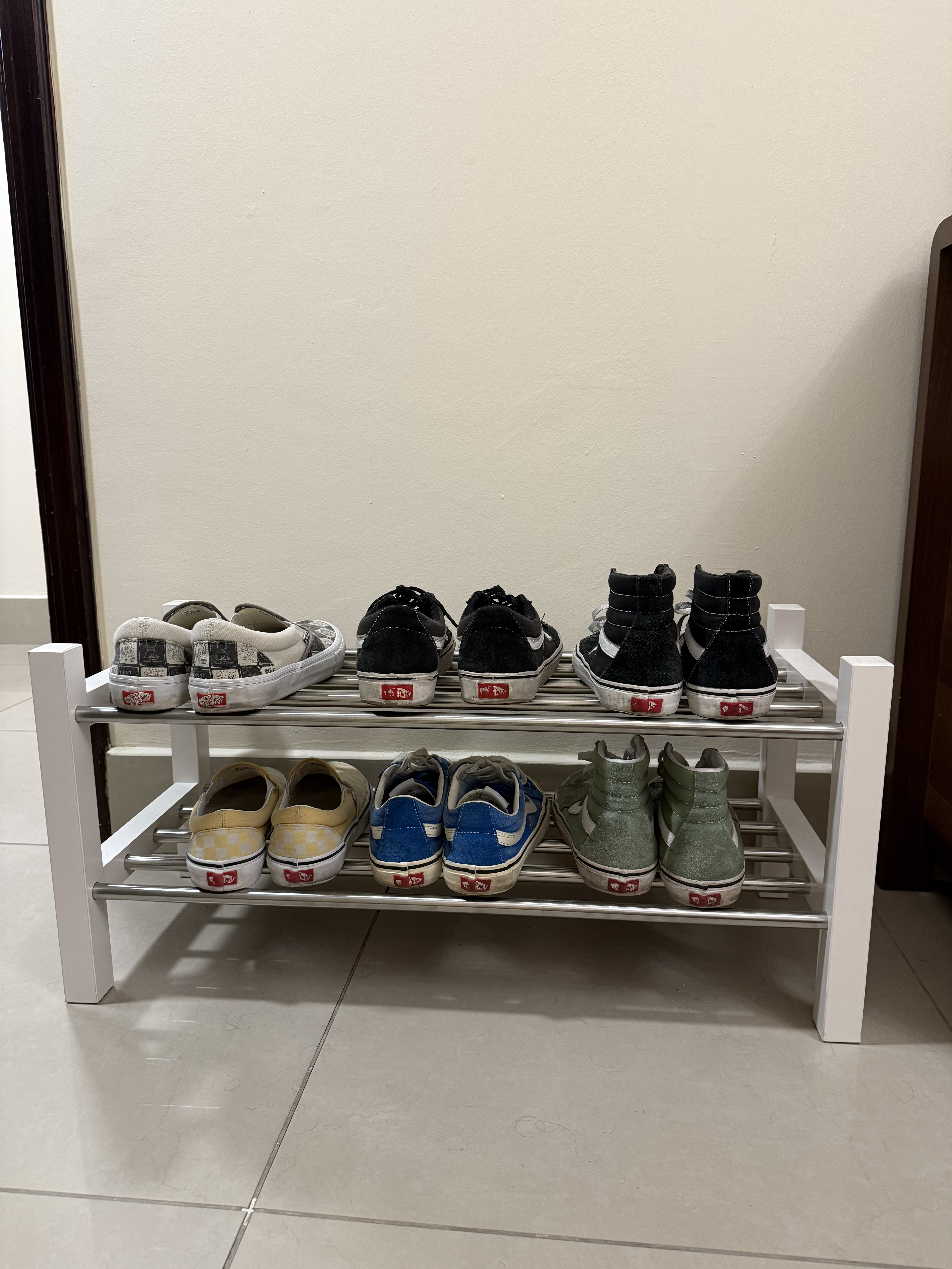Shoe Rack – White Metal (2 Levels) - Image 3