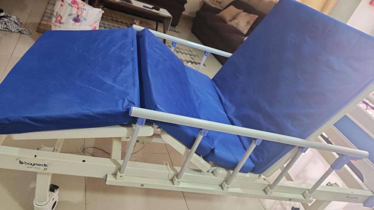 Medical Bed - Image 7