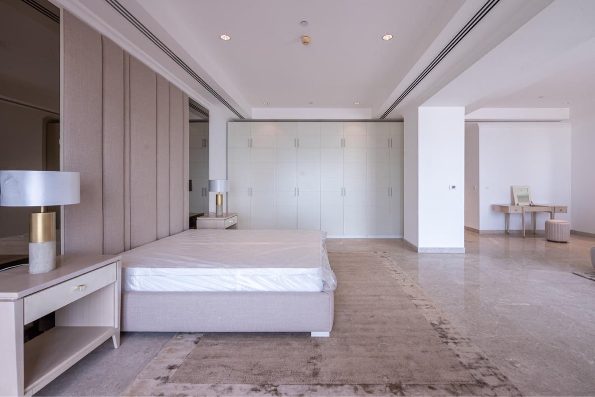 Bed and mattress-  super King Size 203x203 - Image 2