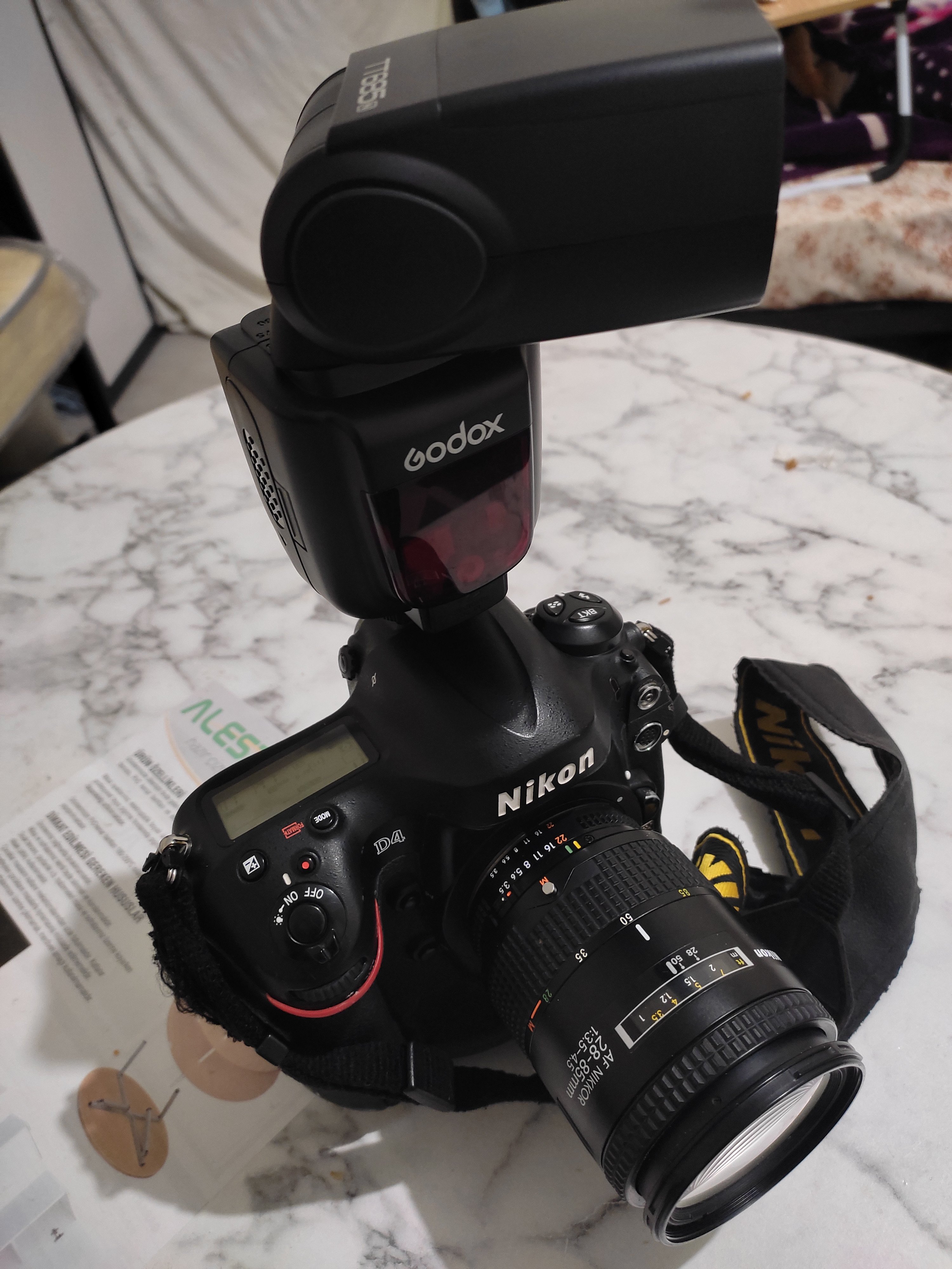 NIKON D4 Professional DSLR  - Image 2