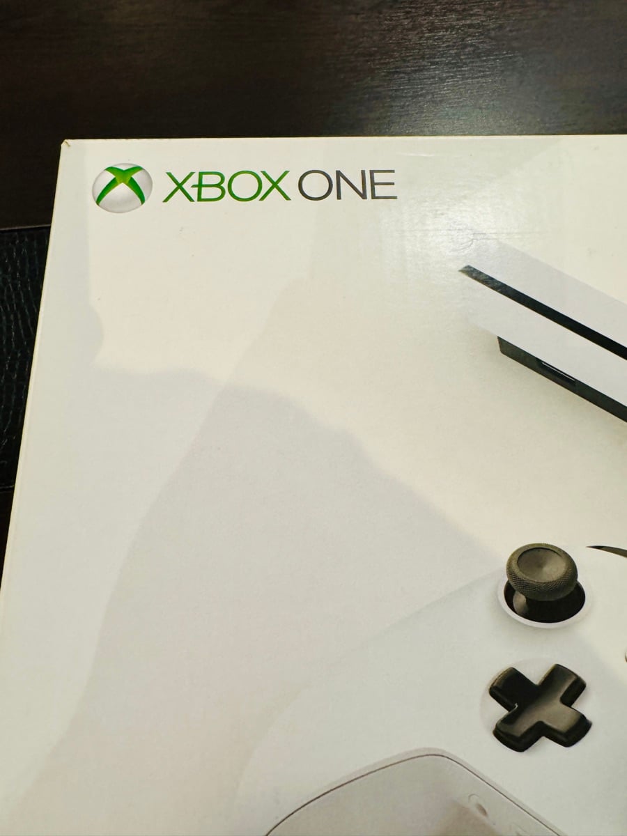 Xbox one S 1TB - Image 2