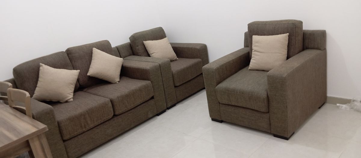 Qatar Airways furniture available - Image 13