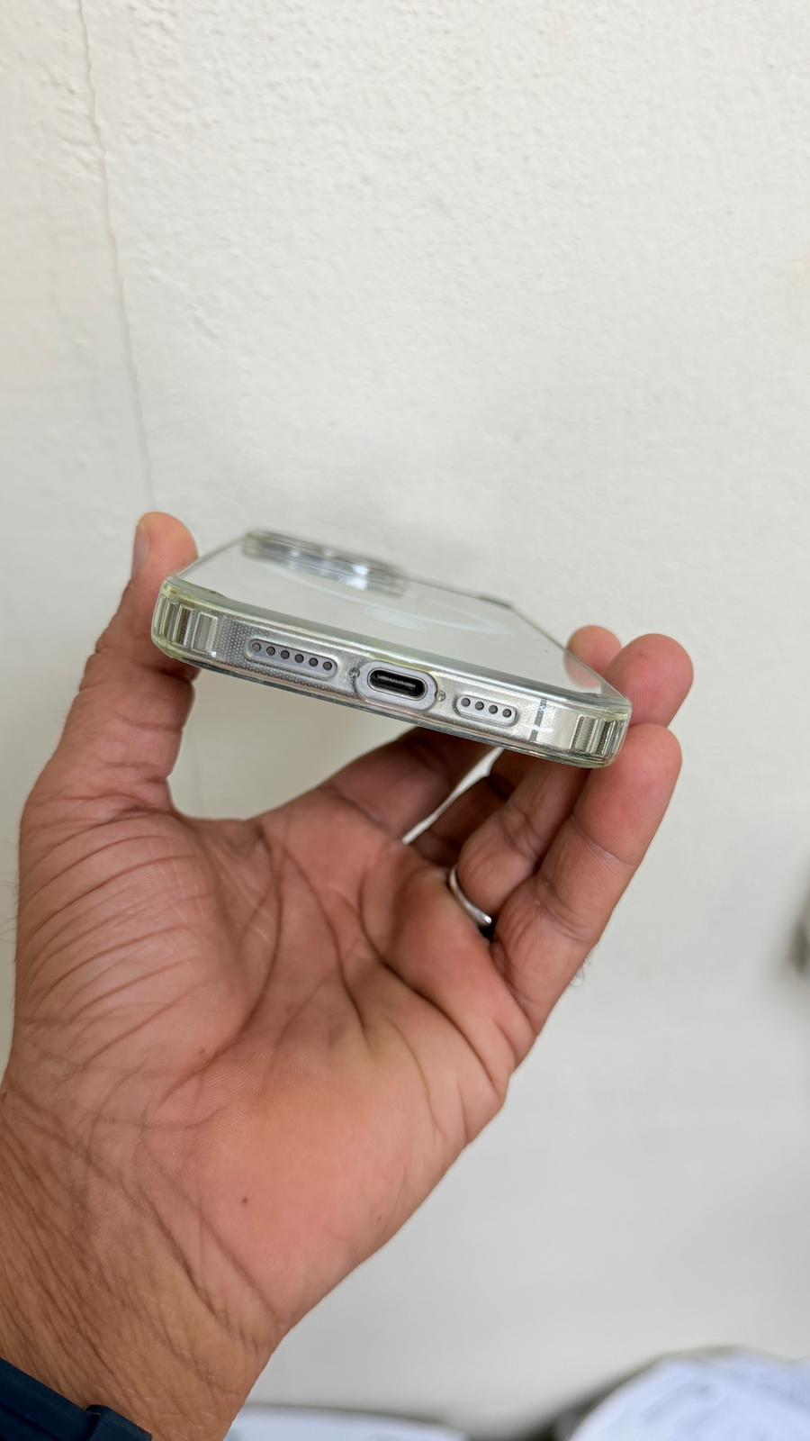 I Phone 15 pro max Silver - Image 3