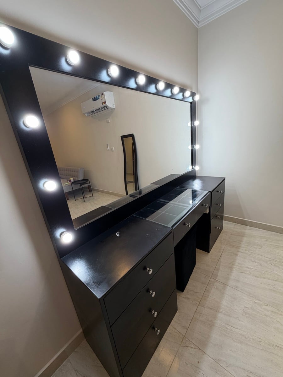 Dressing table - Image 2