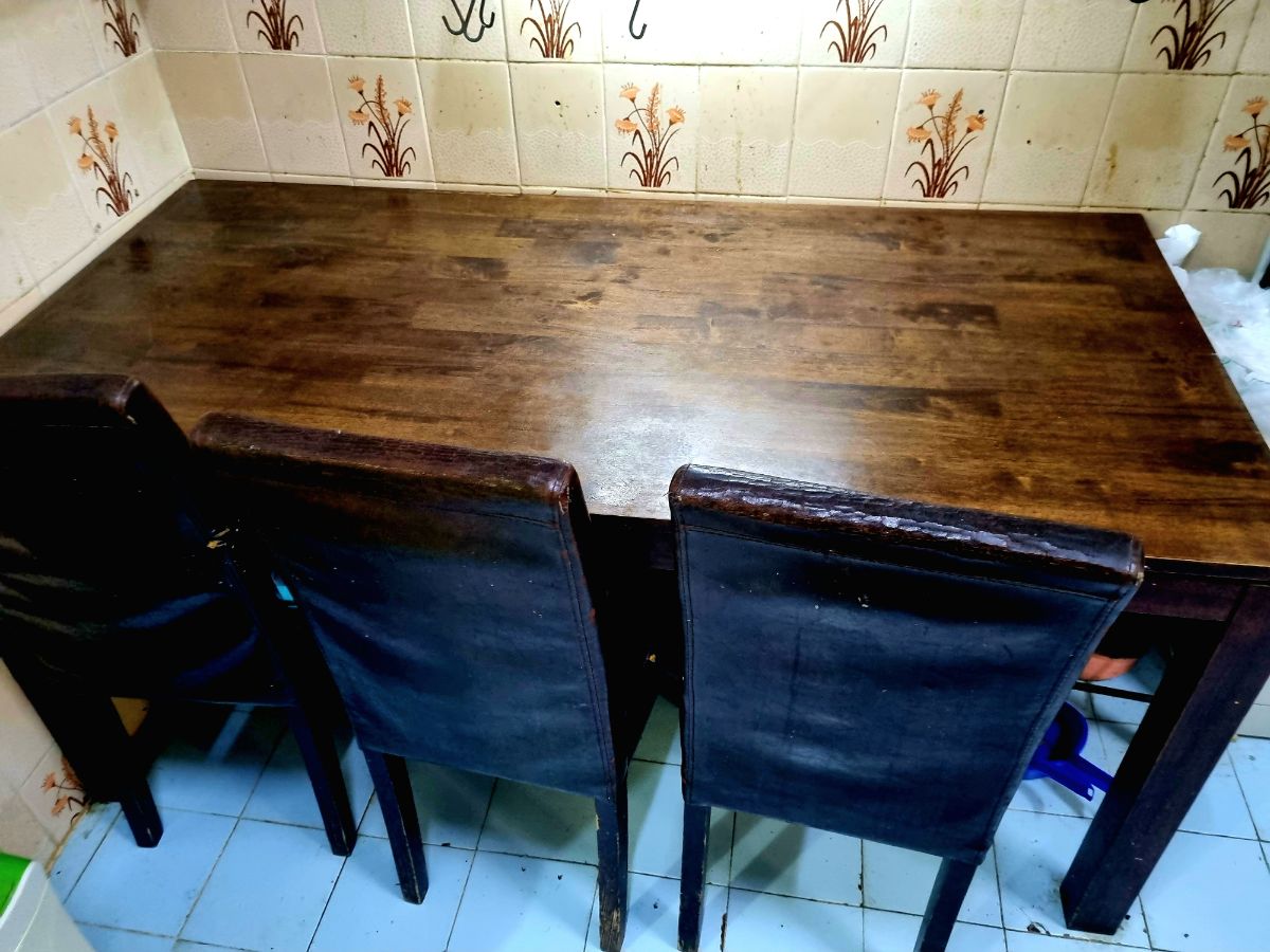 Hitach refrigerator+ wooden dining table(with 3 chairs)+ utensil stacker all for 500 QR - Image 6