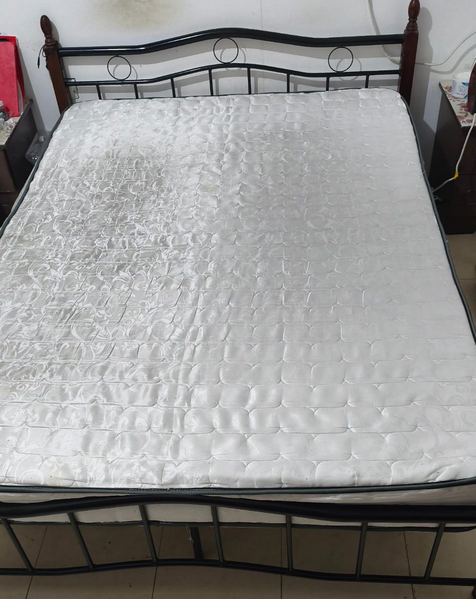 Queen size Wooden Steel Bed - Image 5