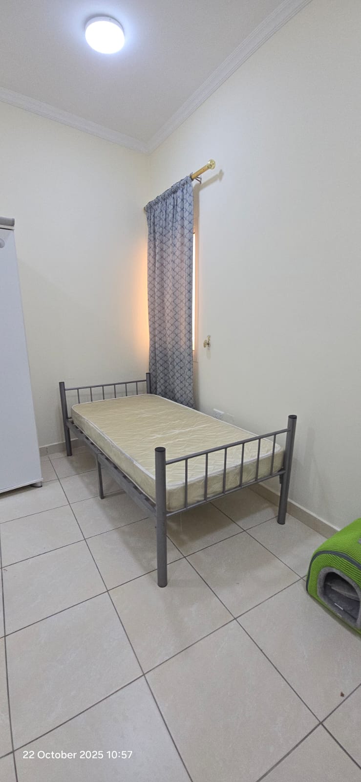 Bed with Mettresses - Image 2