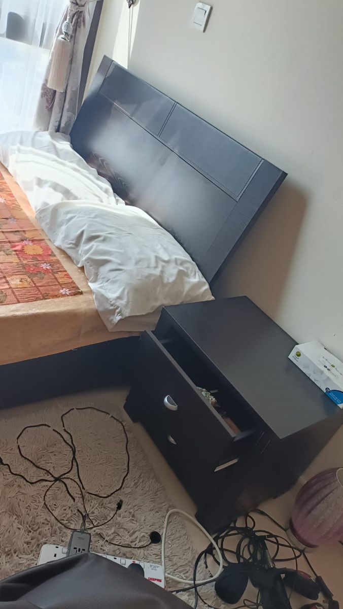 Two Single Bedsets - Image 7