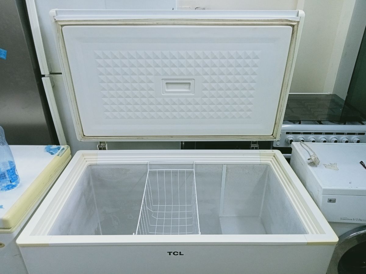 TCL deep freezer for sale - Image 2