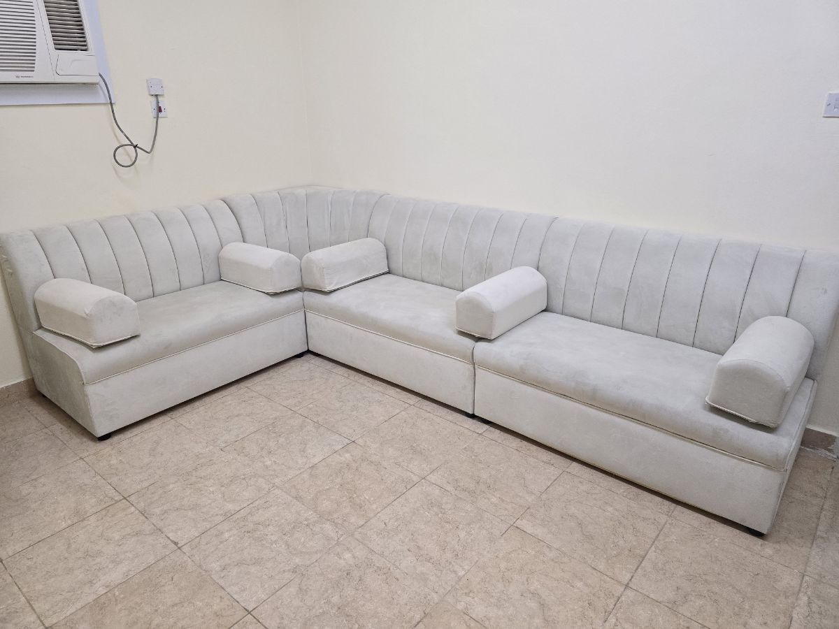 12 seater sofa with table - Image 2