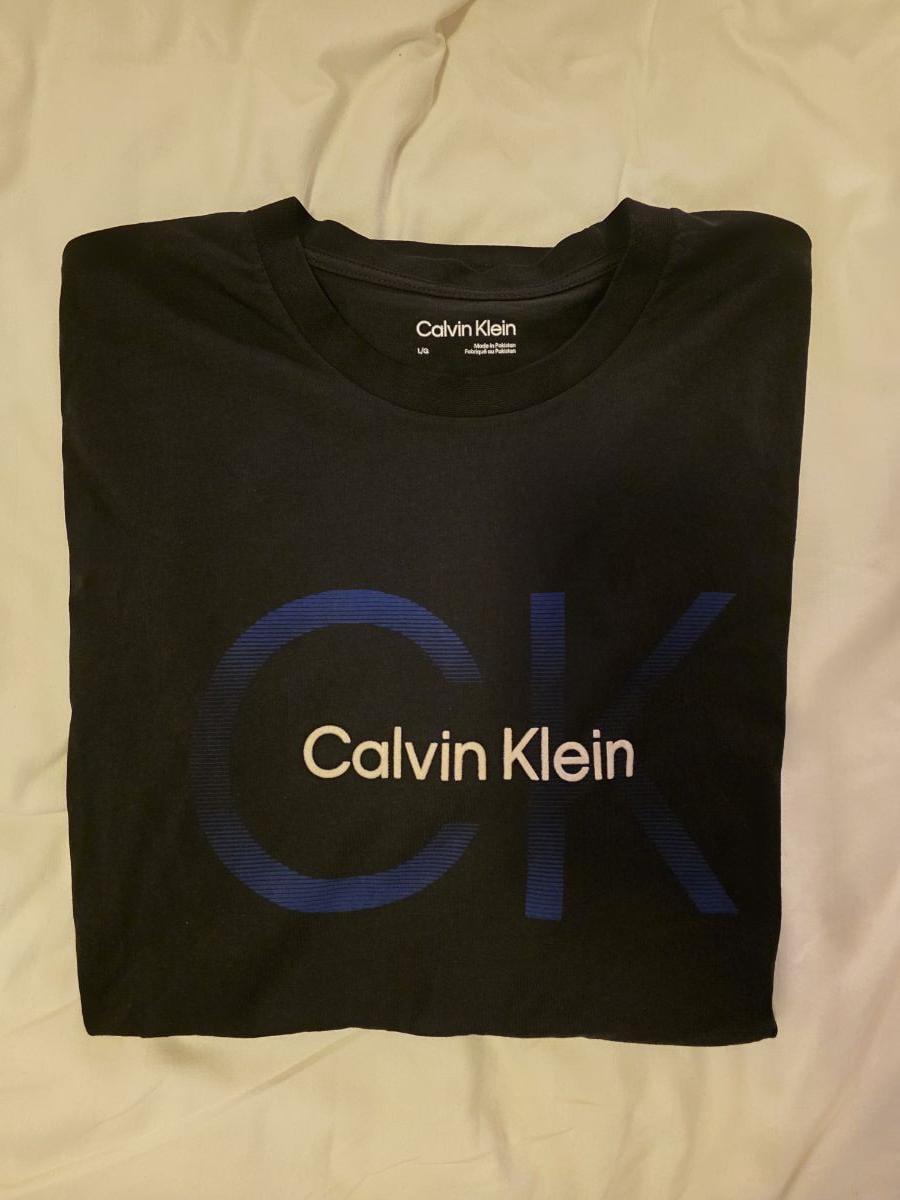 Calvin klein T.shirt size Large - Image 1