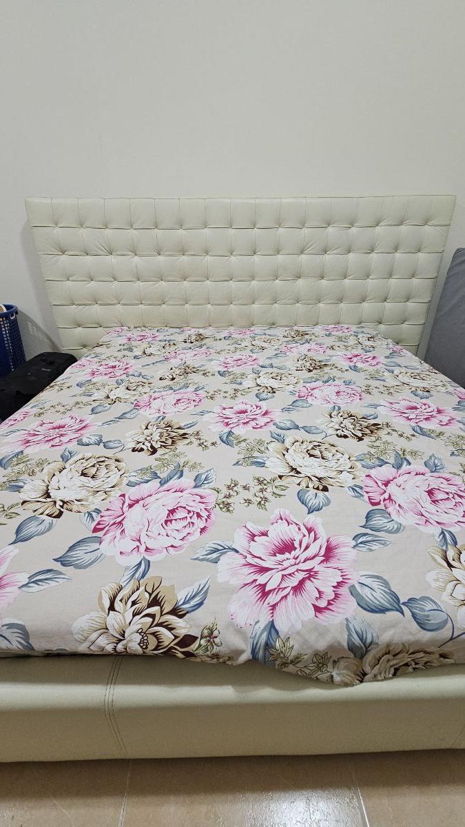 Bed with mattress - Image 2