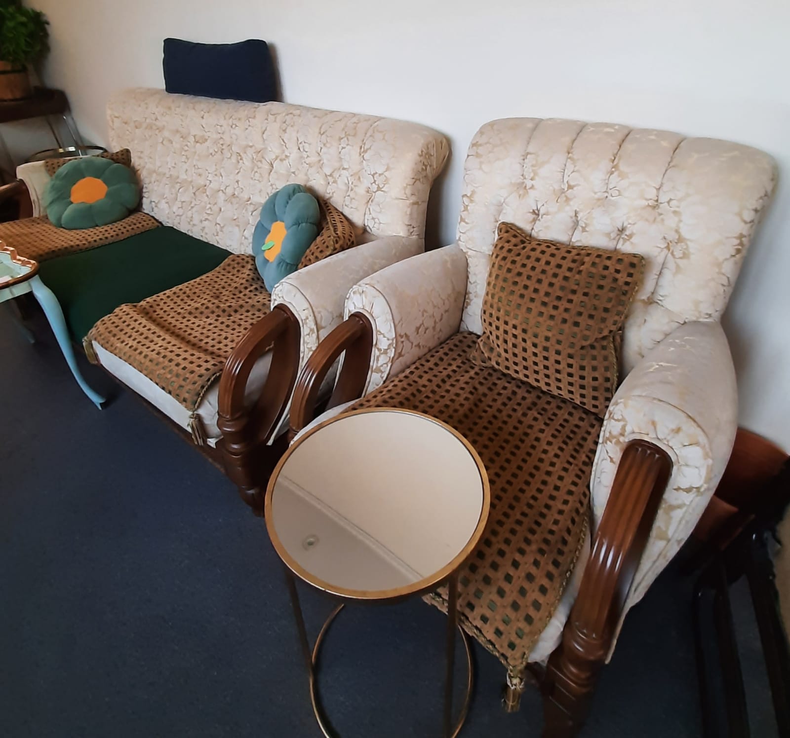 Full Salon chairs white - Image 1