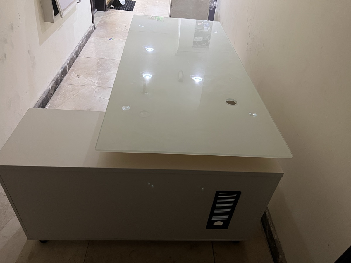 Glass office desk and round table - Image 4