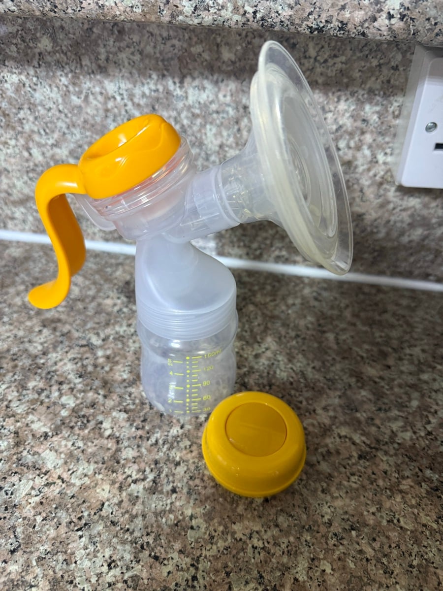 Doopers manual breast pump like new - Image 2
