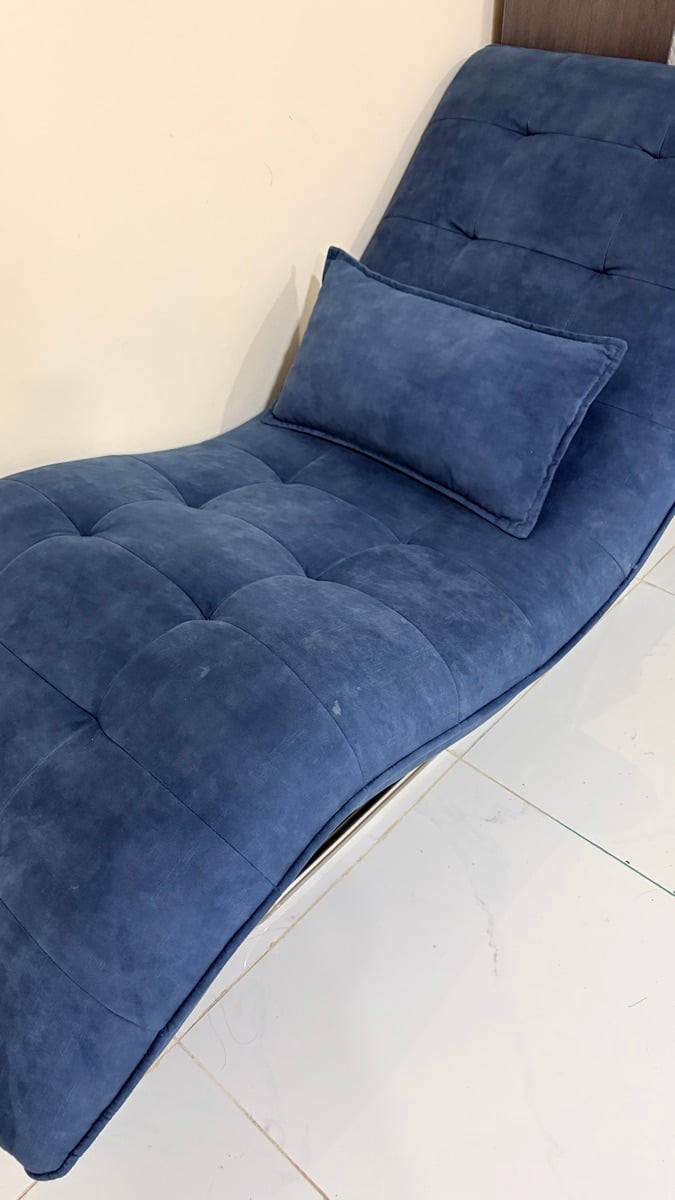 Modern Blue Lounge Chaise – Excellent Condition! - Image 2
