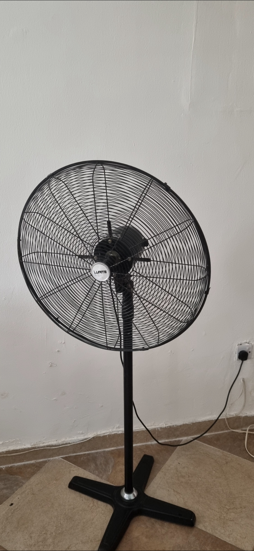 26" Heavy Duty Pedestal Fan - Image 2
