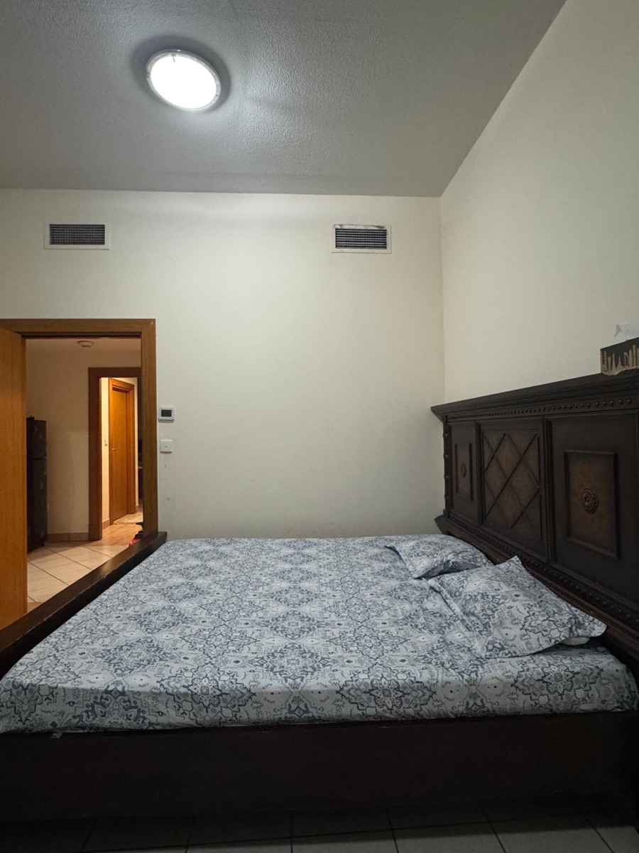 King size bed with mattress - Image 3