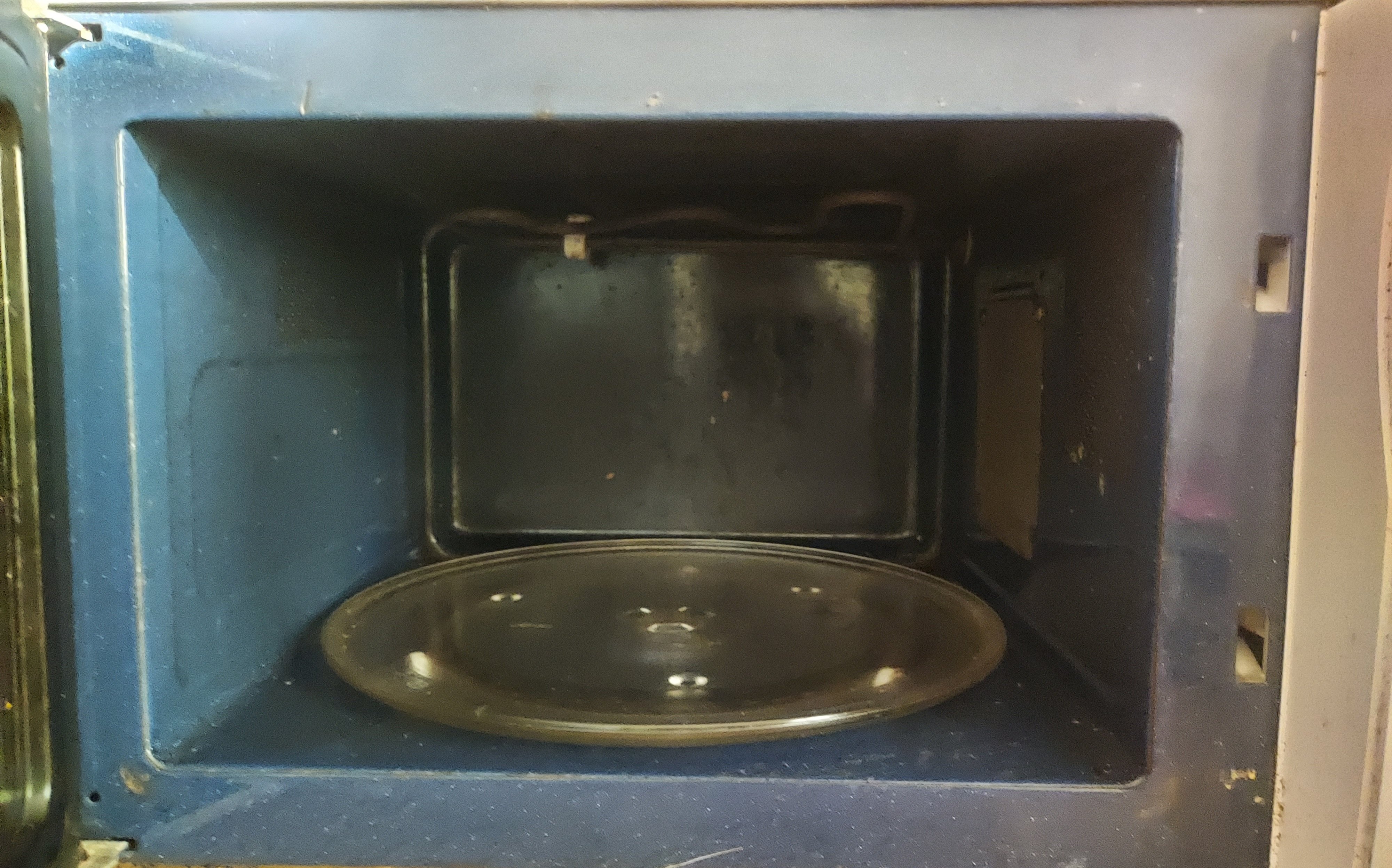 Samsung Microwave Oven - Image 2