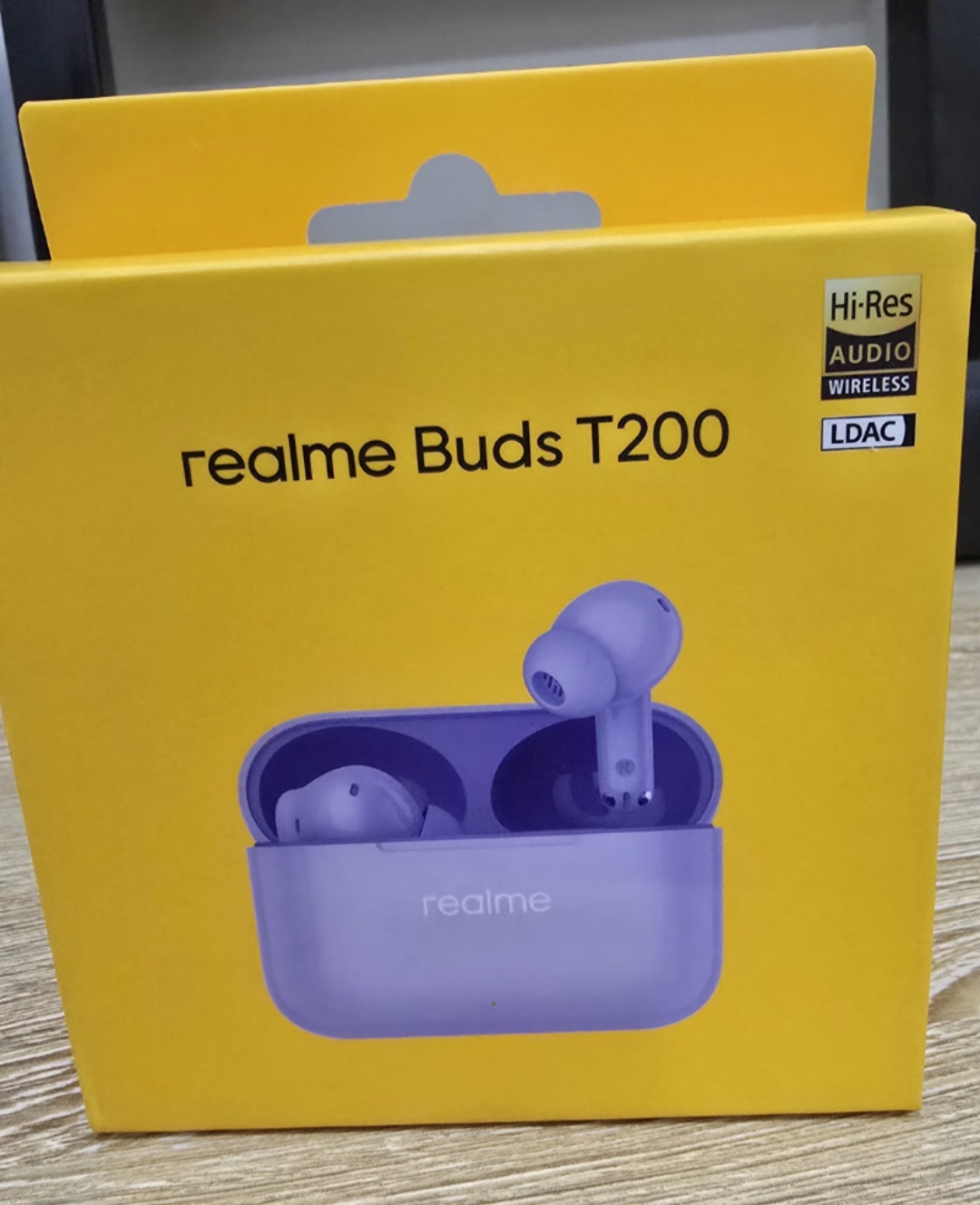realme buds T200 (purple) - Image 1