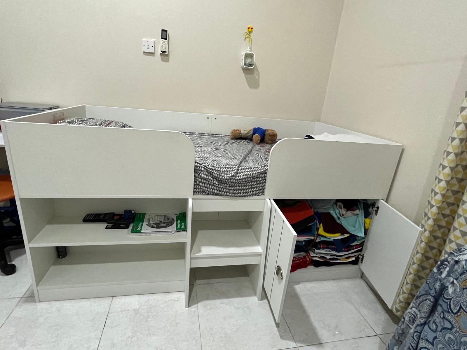 Kids cabin bed with mattress - Image 5