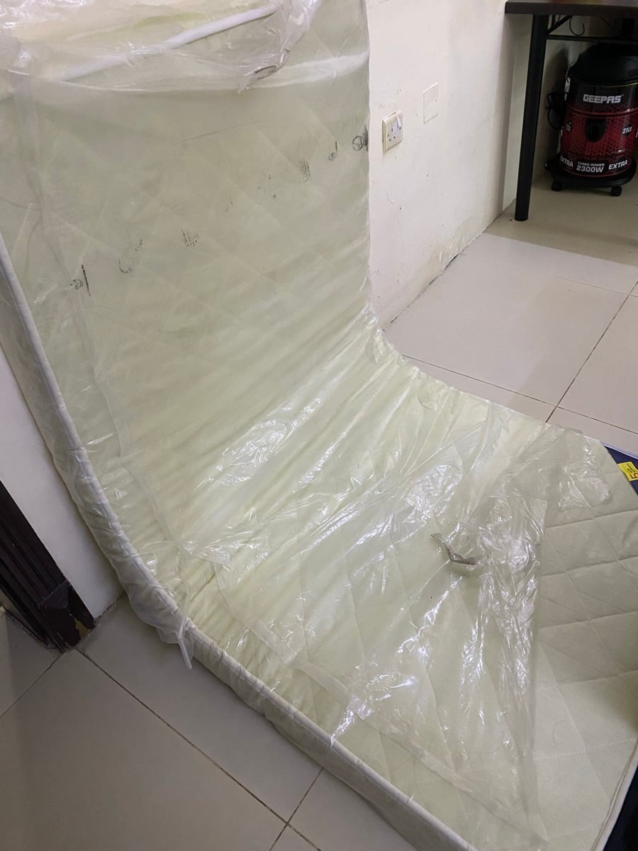 3 months old mattress, just like new - Image 2