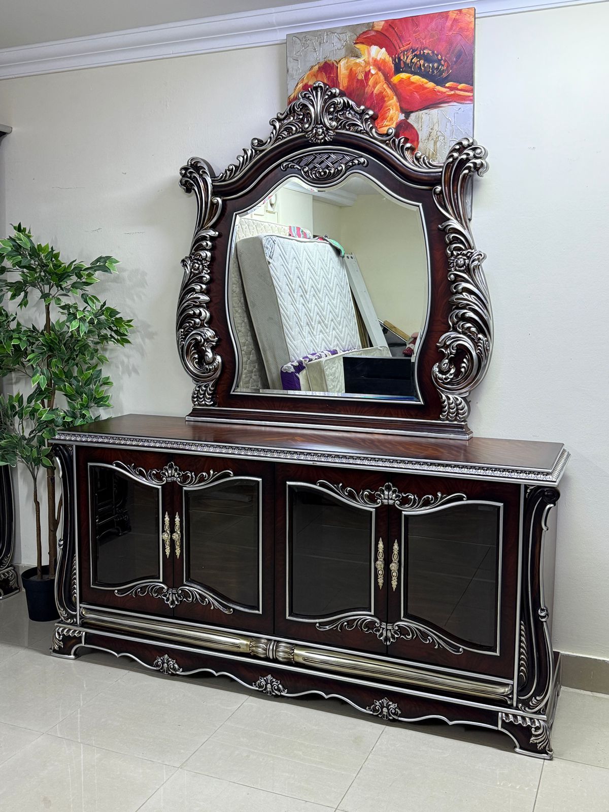 For Sale sideboard/ buffet table  - Image 3