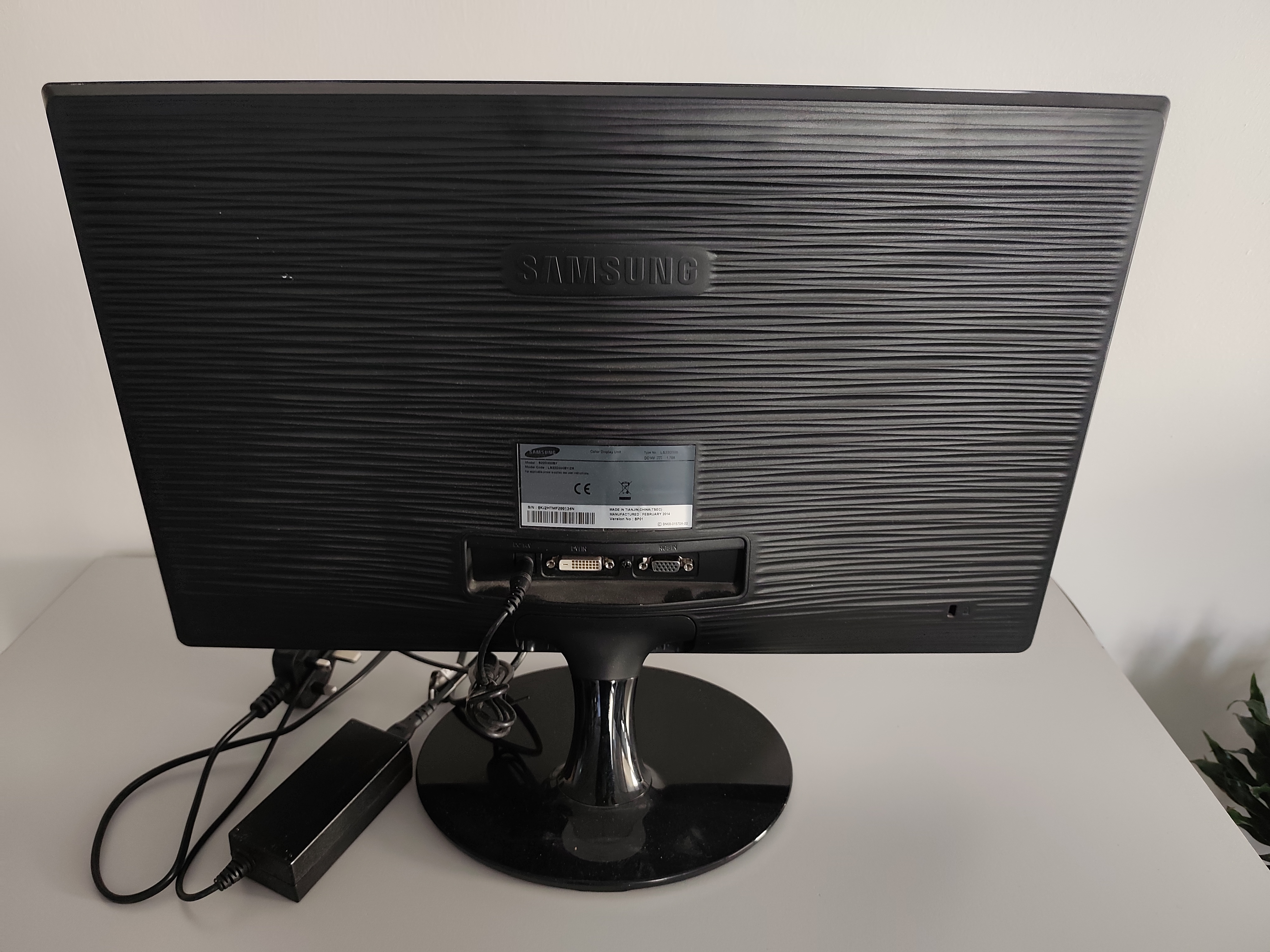 Monitor Samsung LS22D300 - Image 2