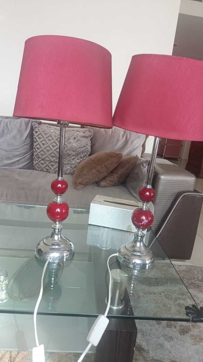 2 pairs of lamp shades and 2 pendent lights - Image 5