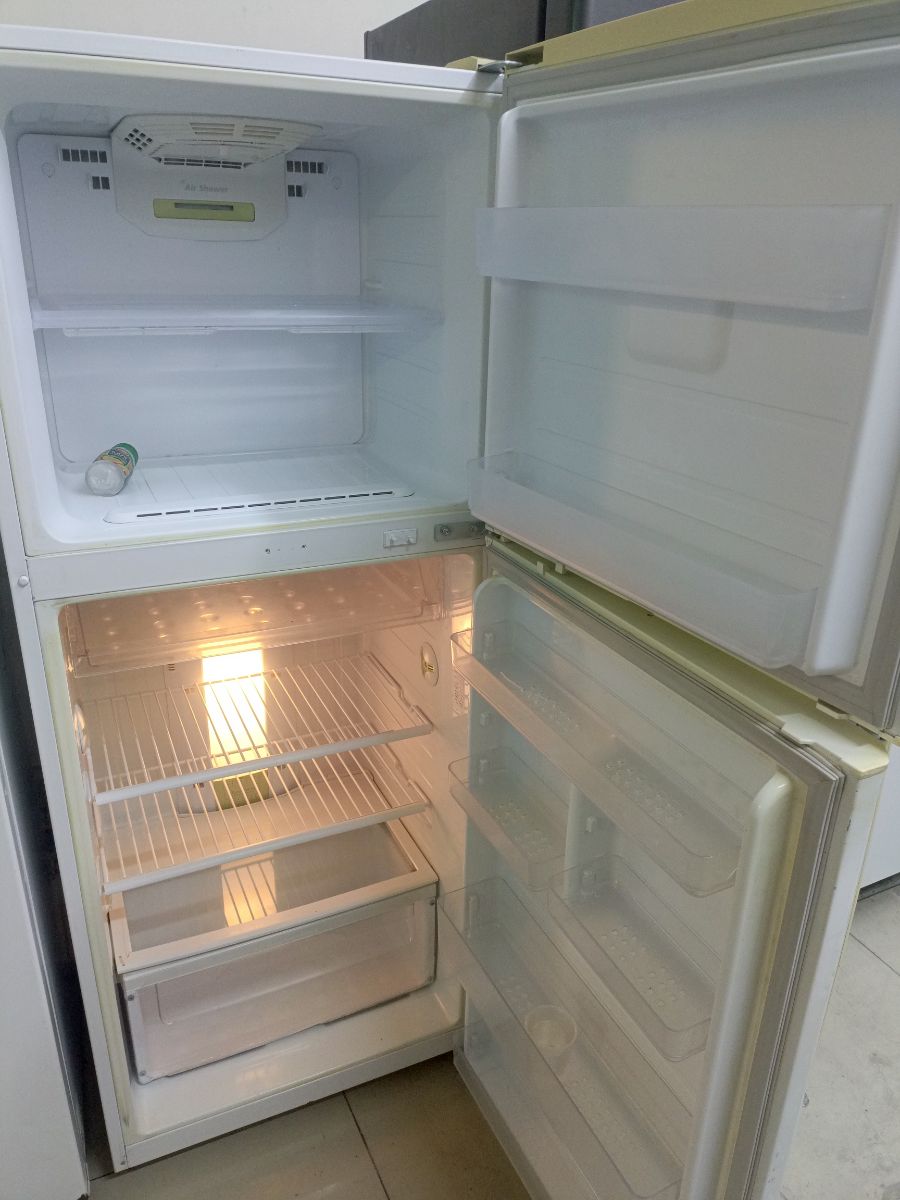 Samsumg refrigerator - Image 2