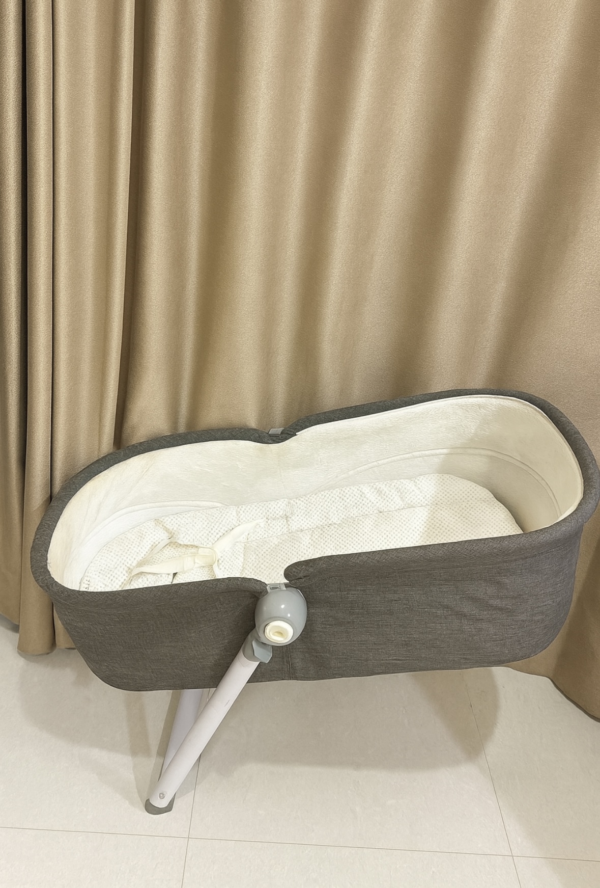 Baby cradle - Image 1