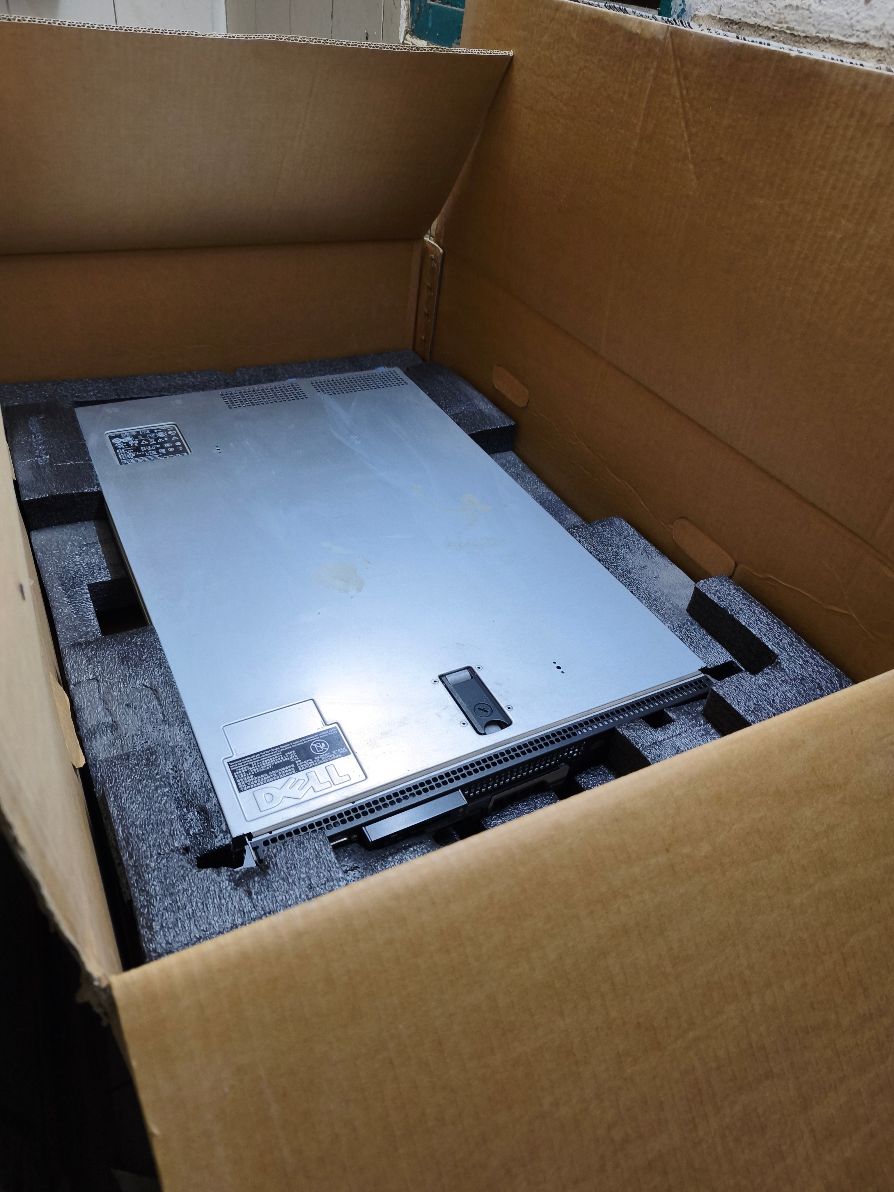 New Dell R710 Server with accessories - Image 4