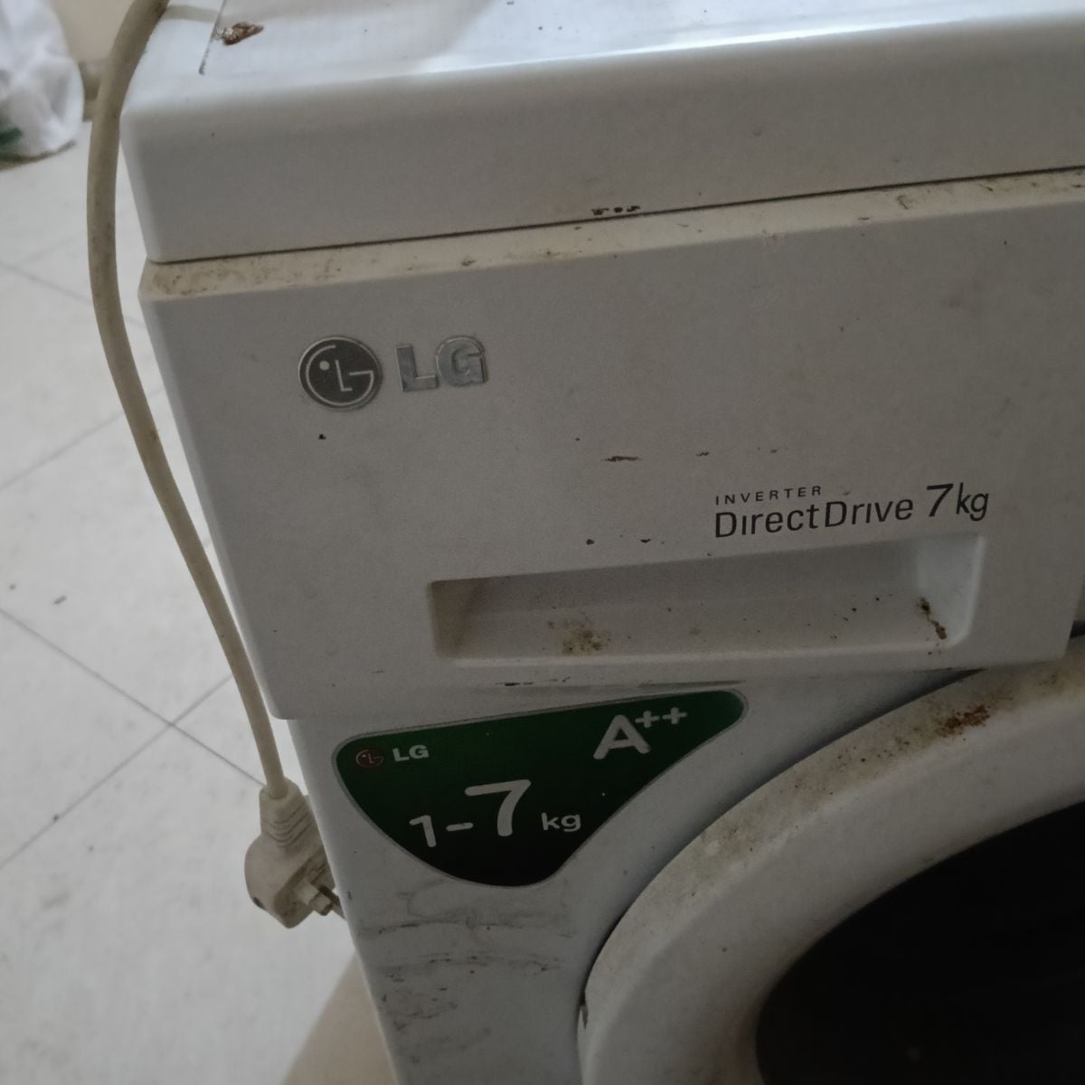 Lg automatic washing machine  urgent for sell 200qar - Image 2