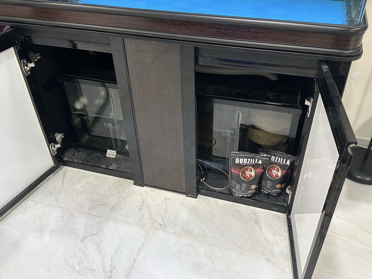 1.2M Aquarium With sump - Image 2