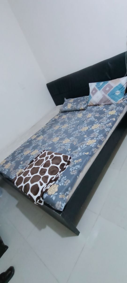 Urgent sell king size bed and mattress - Image 3