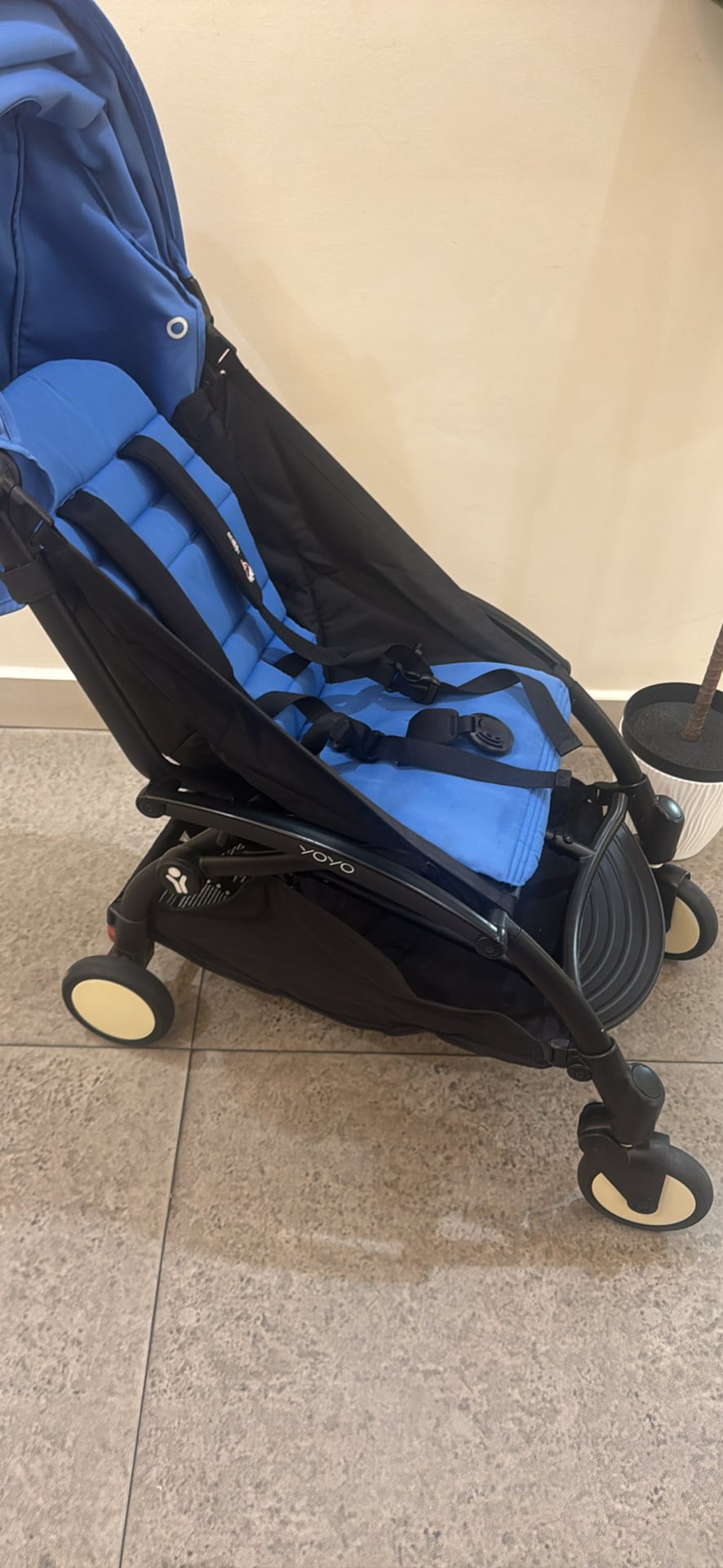 Yoyo stroller/newborn pack/ travel bag( like new) - Image 2