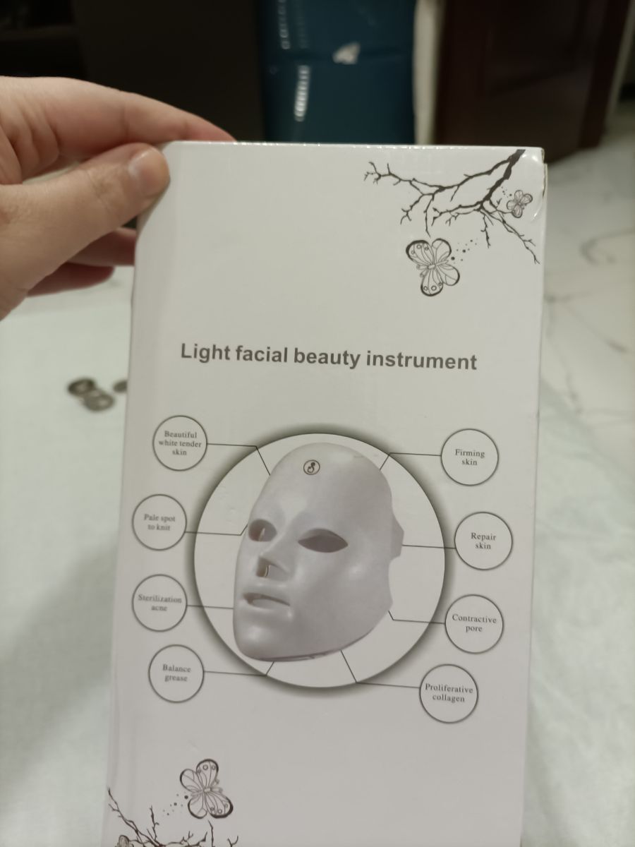 Brand new infrared anti-age beauty mask - Image 1