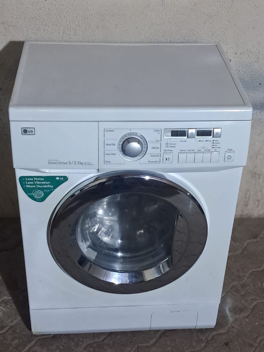 LG 5/2/5.kg washing machine for sale - Image 1