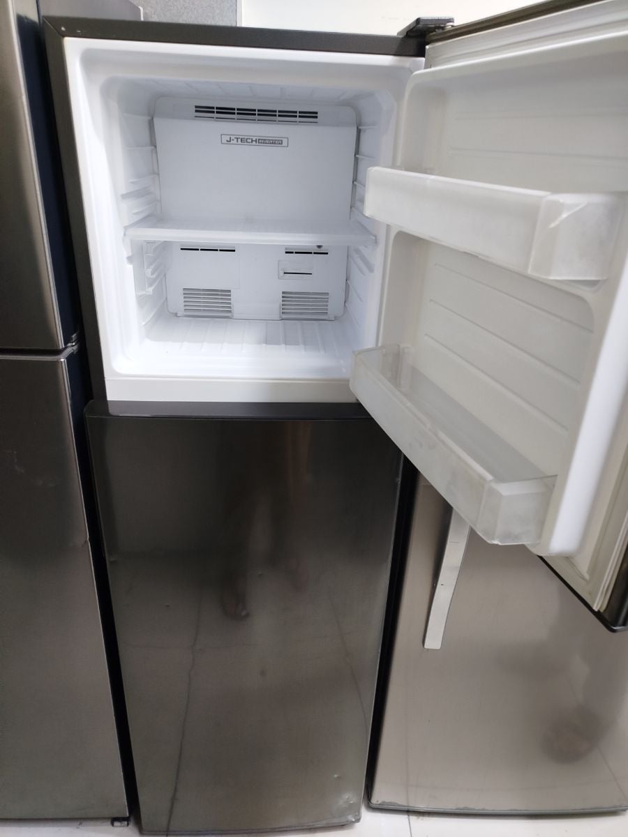 Sharp double door like new fridge for sale - Image 3