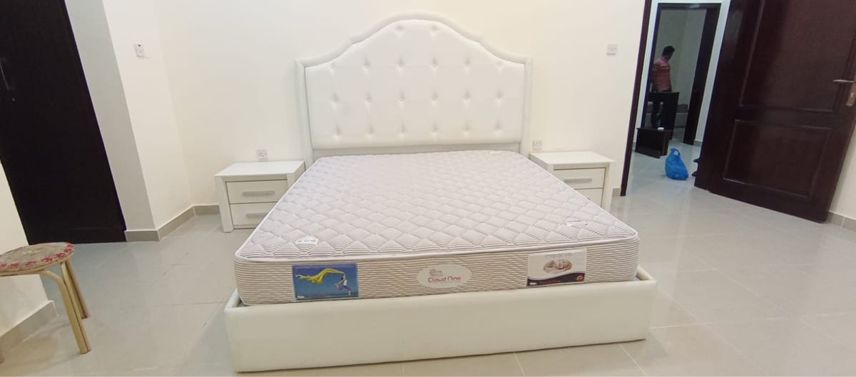 qQatar Airways furniture available - Image 5