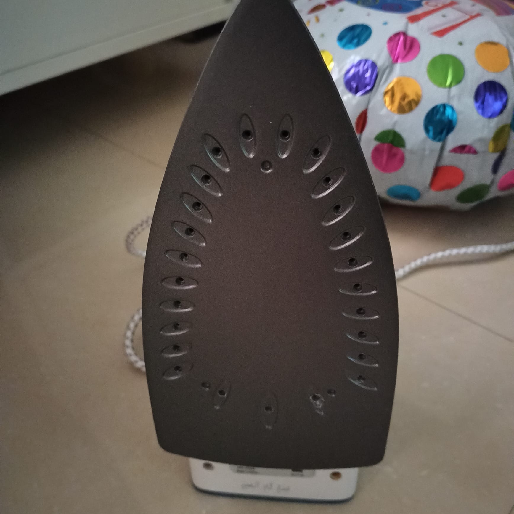 Iron 2200 Watts  - Image 2